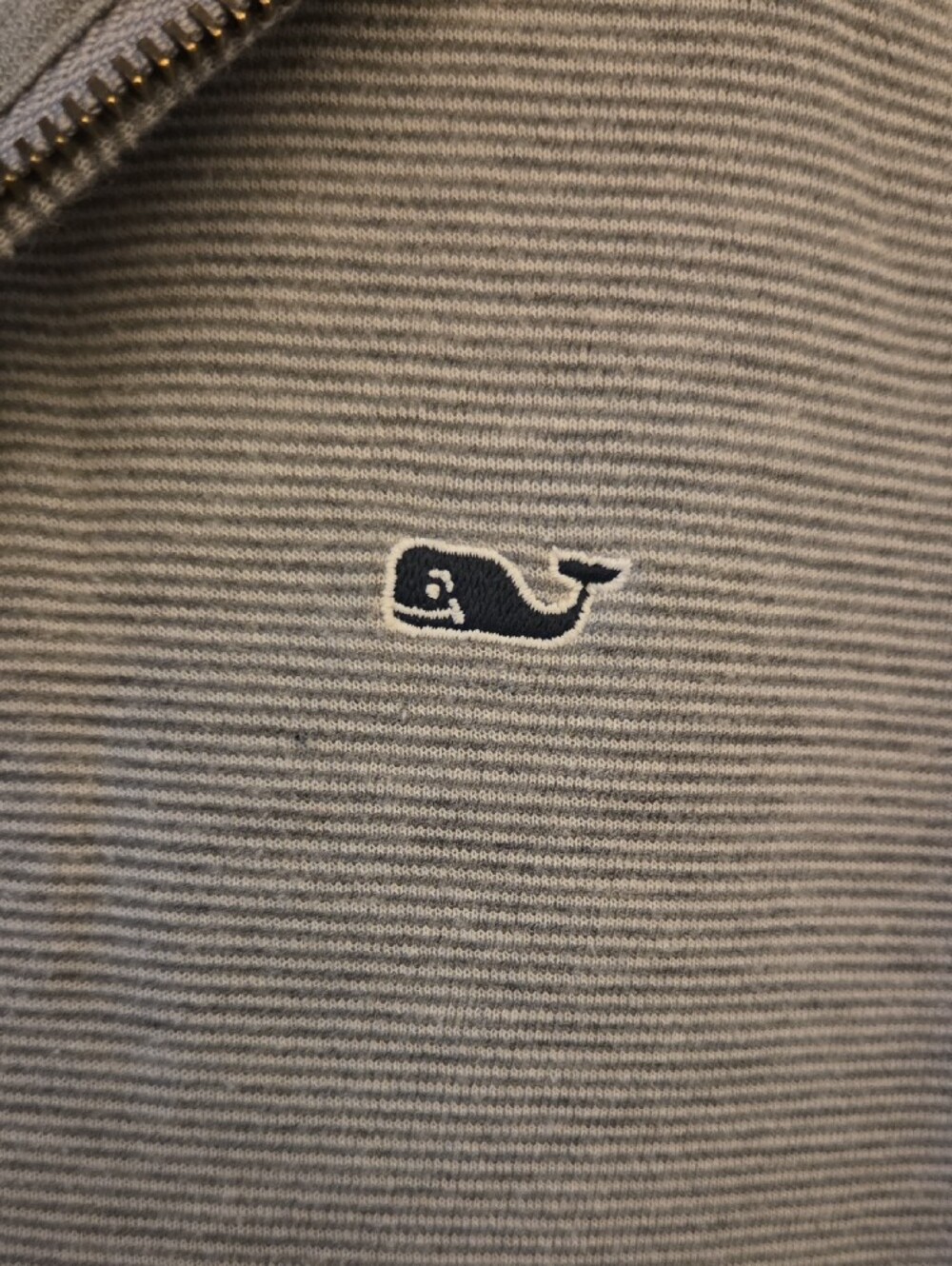 Vineyard Vines Men’s Heather Gray Half-Zip Pullover - Picture 3 of 8